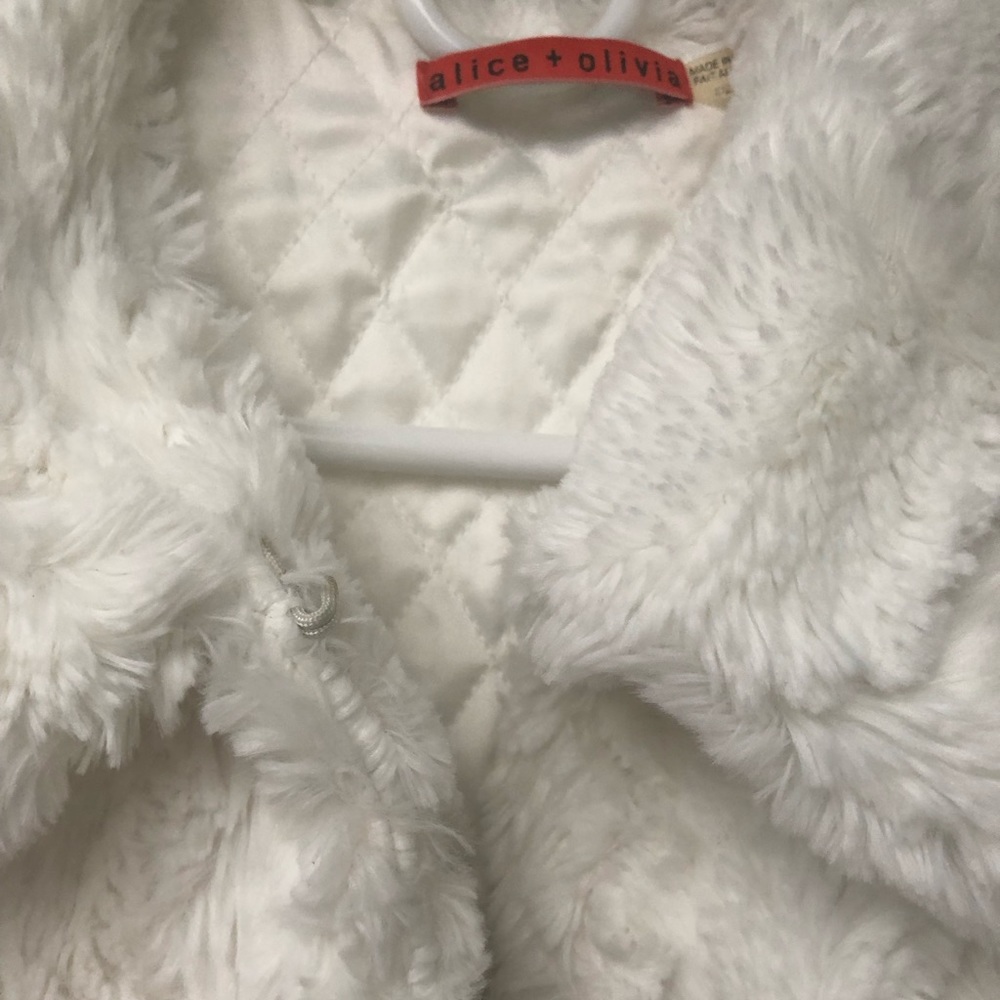 Alice + Olivia white fur jacket - Picture 2 of 2